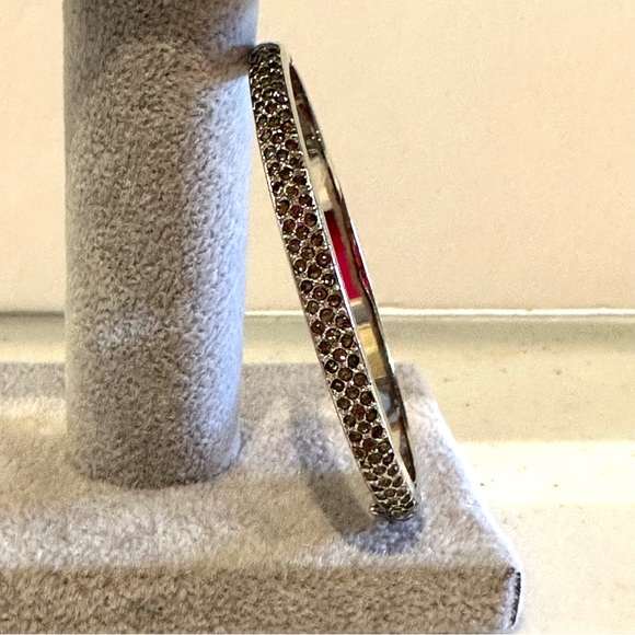 New Bracelet- made with Swarovski elements/ crystals- silver hinged bangle - Picture 10 of 15